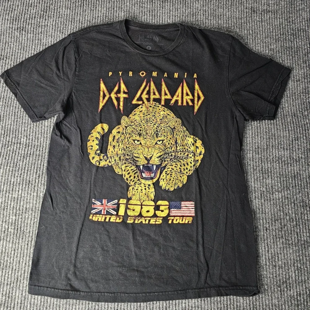 Def Leppard Pyromania Shirt Mens Small Black 1983 Tour Graphic Band Rock‎ Tee